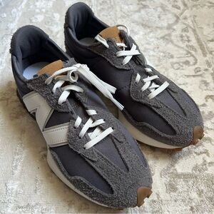 New Balance 327 women's sneakers